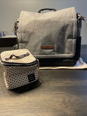 Petunia Pickle Bottom Gray and Black Baby Bag BONUS PPB Packing Cube